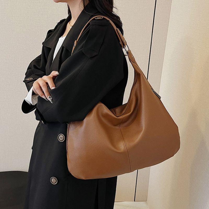 Women's Elegant Hobo Shoulder Bag for Everyday and Evening Use