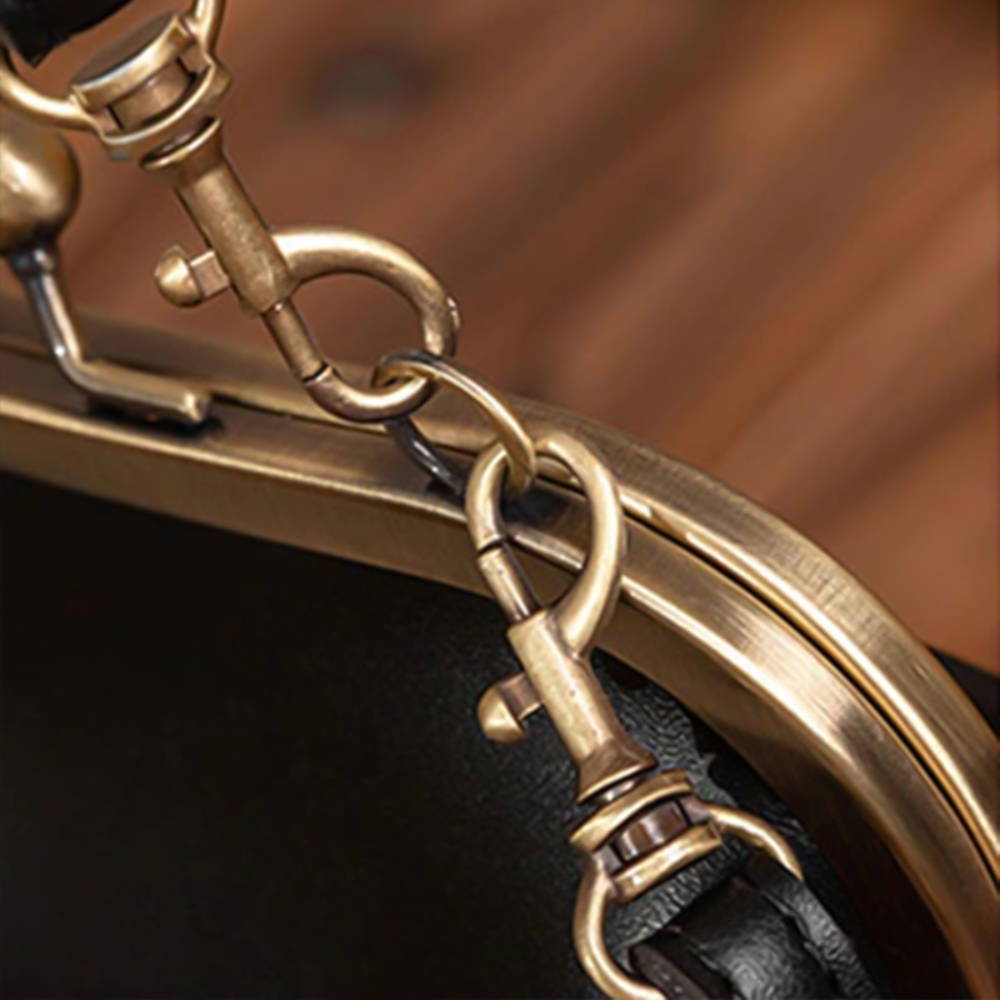 Women's Vintage Kiss-Lock Satchel Bag – Retro Structured Purse for Everyday Elegance