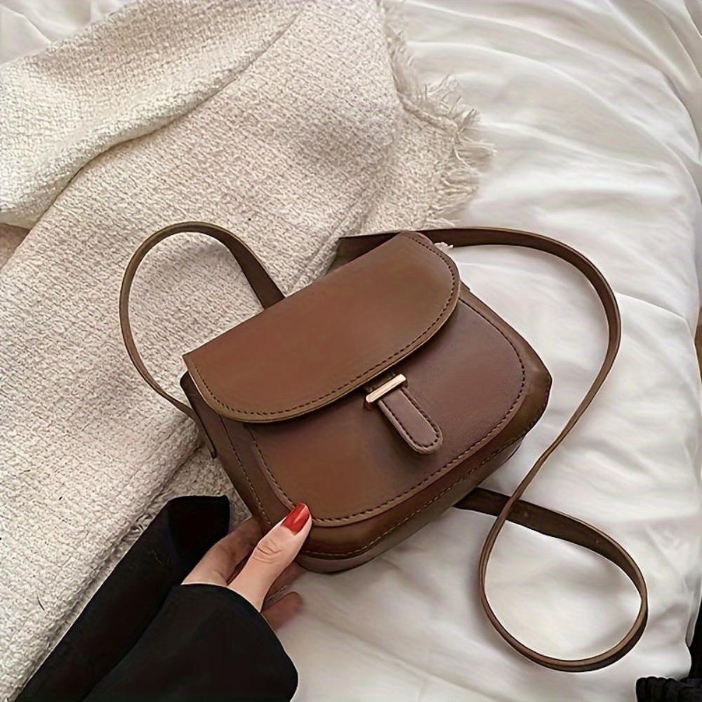 Women's Retro Saddle Crossbody Bag – Classic Mini Flap Purse for Everyday Style