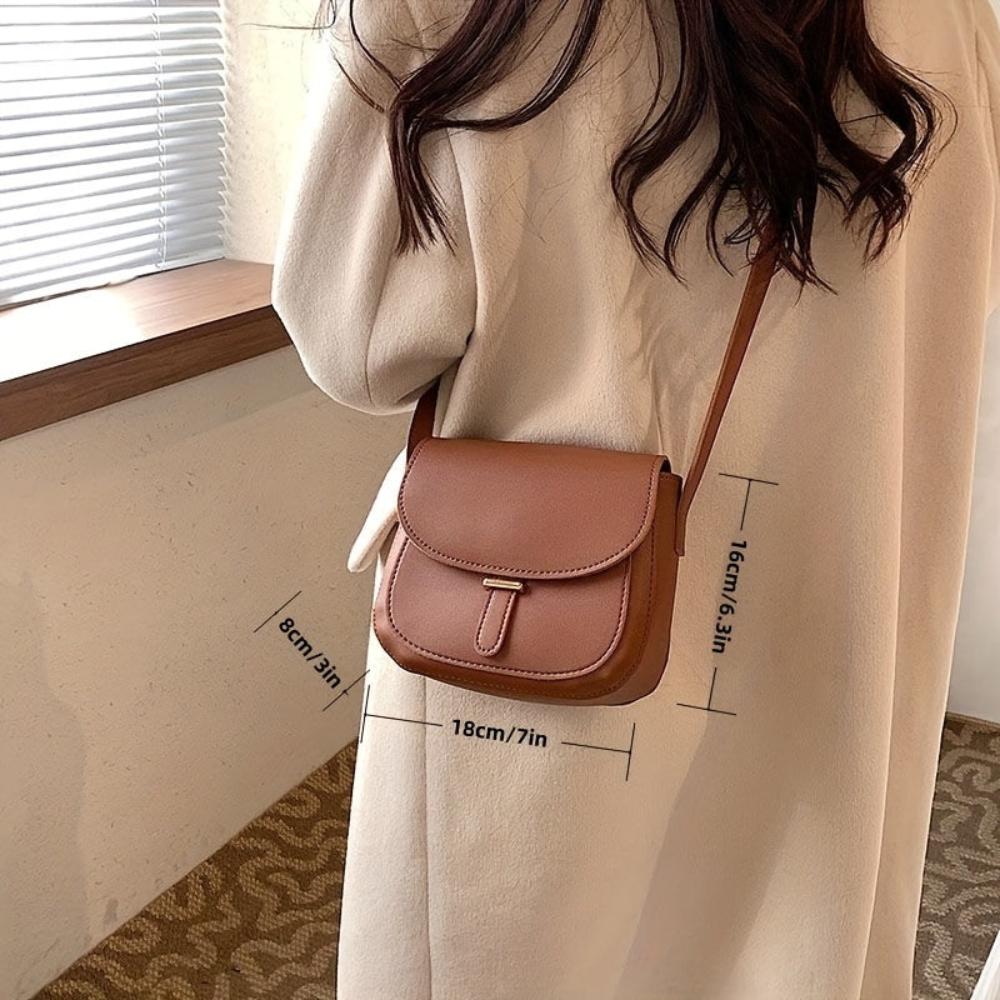 Women's Retro Saddle Crossbody Bag – Classic Mini Flap Purse for Everyday Style
