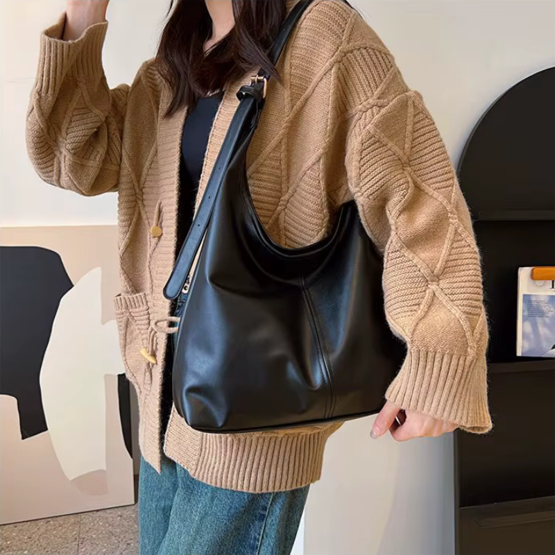 Women's Classic Shoulder Bag – Minimalist Everyday Tote for Work and Leisure